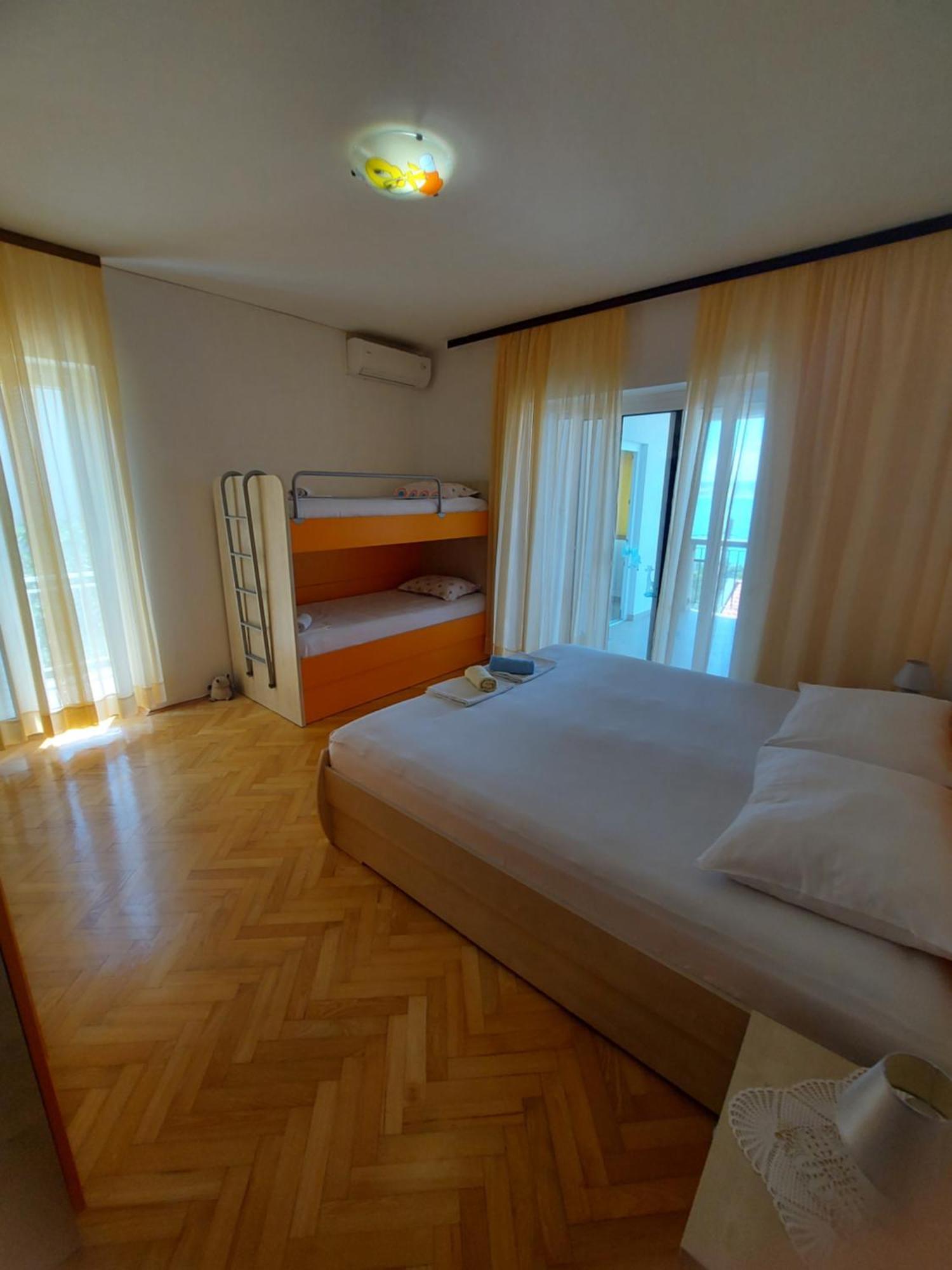 Apartments Europa Starigrad Paklenica Esterno foto