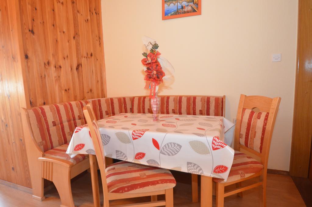 Apartments Europa Starigrad Paklenica Camera foto