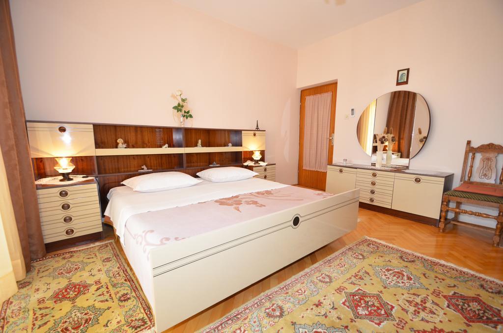 Apartments Europa Starigrad Paklenica Camera foto