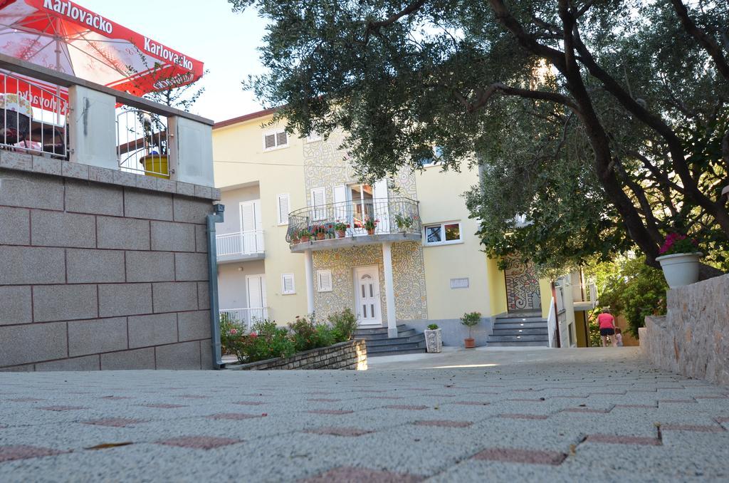 Apartments Europa Starigrad Paklenica Esterno foto
