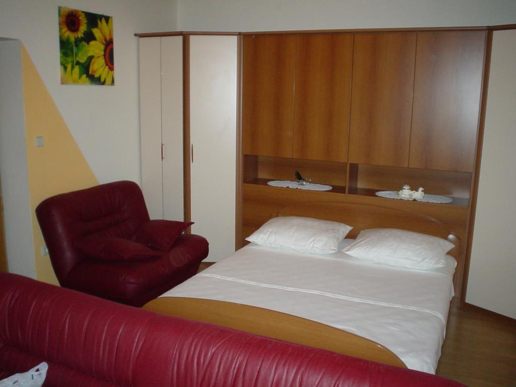 Apartments Europa Starigrad Paklenica Camera foto
